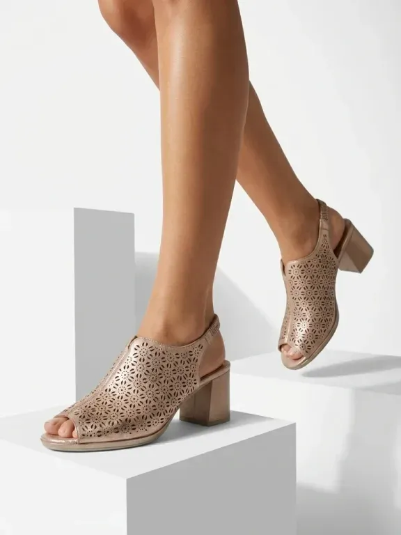 Damen Sandalen mit Blockabsatz durchbrochen Effella